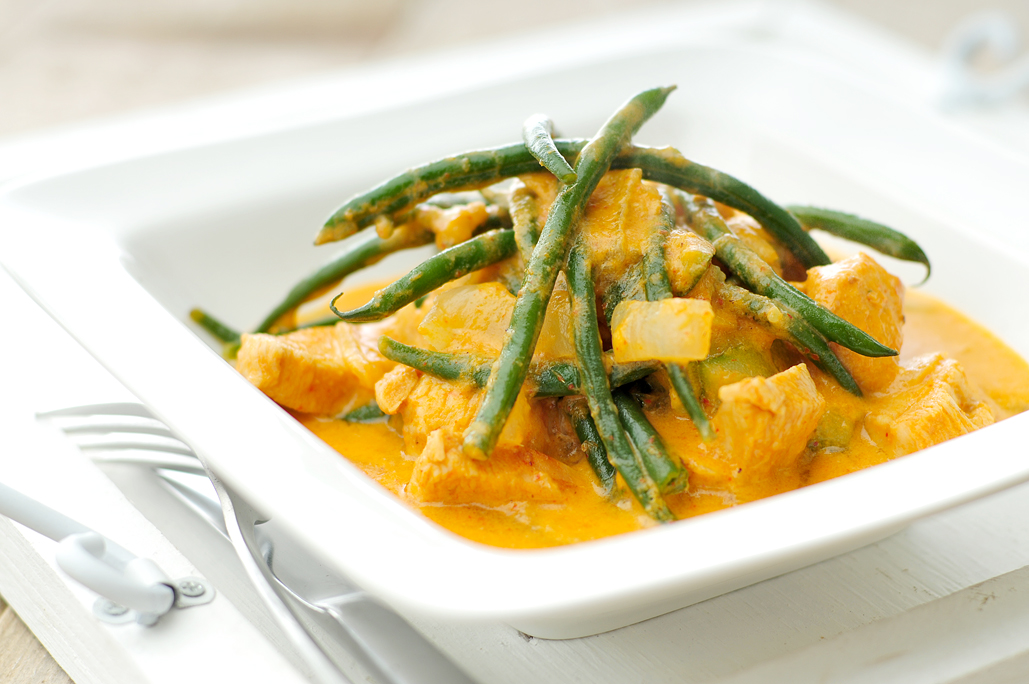 Curry kip, courgette en boontjes-Voedzaam & Snel