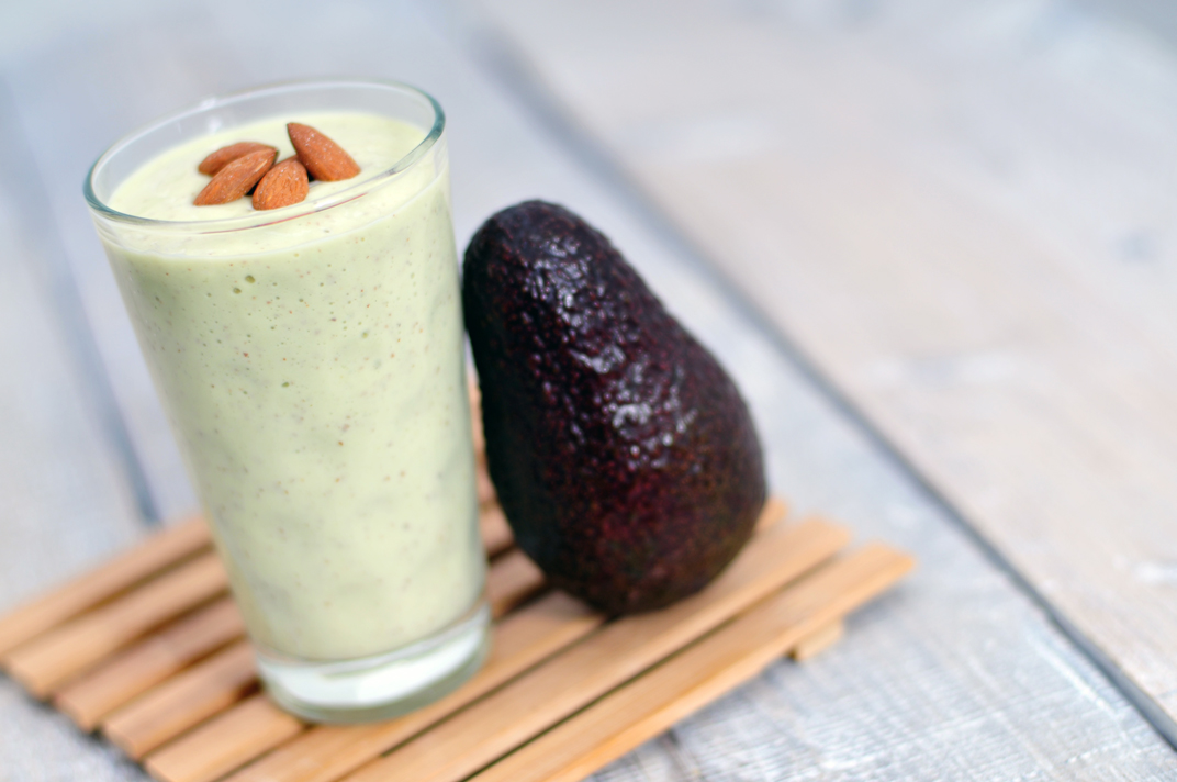 partij tunnel aanbidden Avocado banaan smoothie met amandelen-Voedzaam & Snel